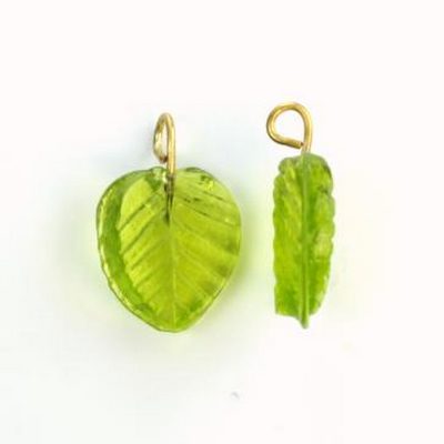 Vintage klaasist leheke/oliiv/13x12mm